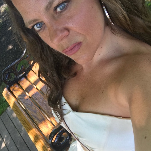 Meet your Posher, Joelene - Picture 1 of 1